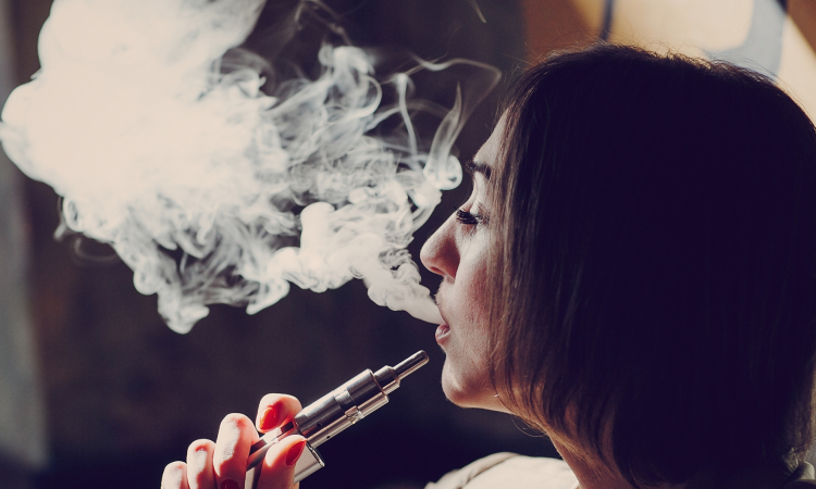 Nevladne organizacije pozivajo k prepovedi arom v tobačnih izdelkih