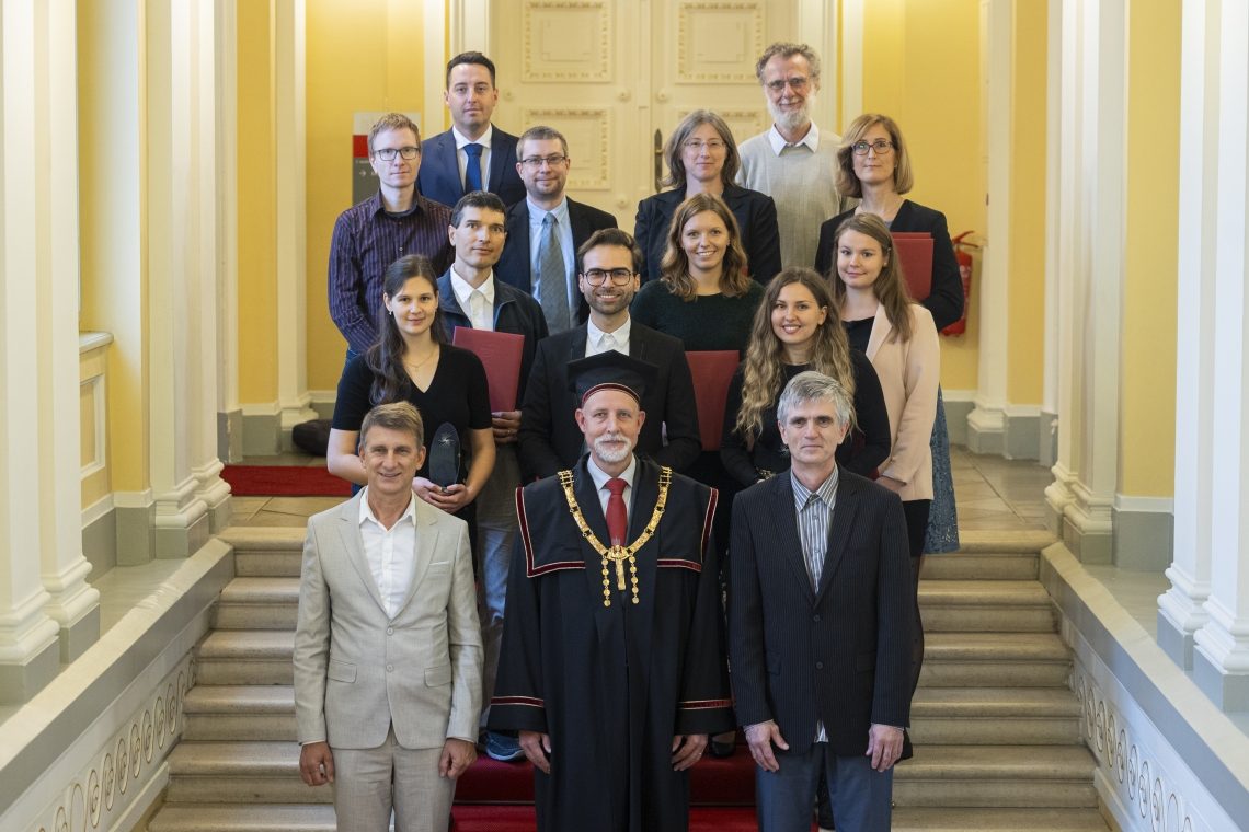 Na Univerzi v Ljubljani že tretjič podelili nagrade in pohvale dr. Uroša Seljaka: 10.000 USD za najboljše znanstvene objave študentov