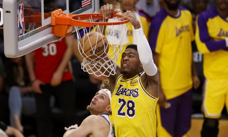 Lakers Jamesa in Dončića v prvem krogu končnice z Minnesoto