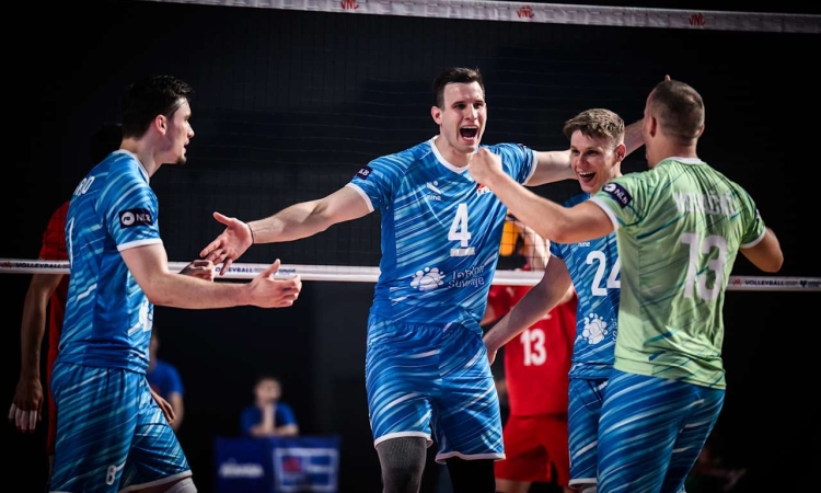 Slovenski odbojkarji tudi v okrnjeni zasedbi brez težav čez Turke