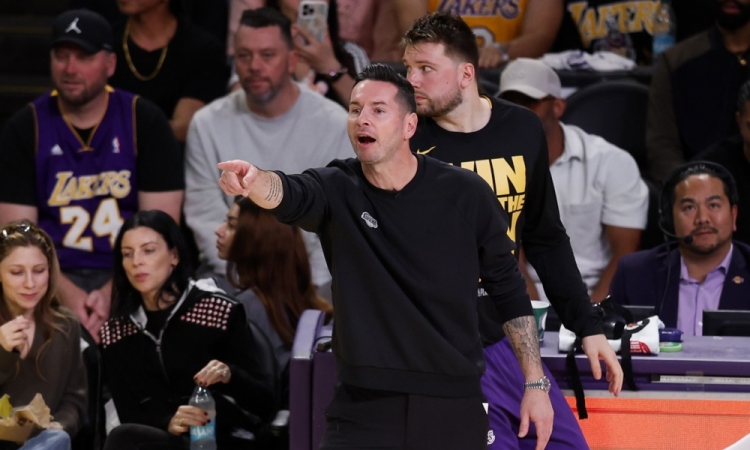 Los Angeles Lakers podaljšali pogodbo s trenerjem Redickom
