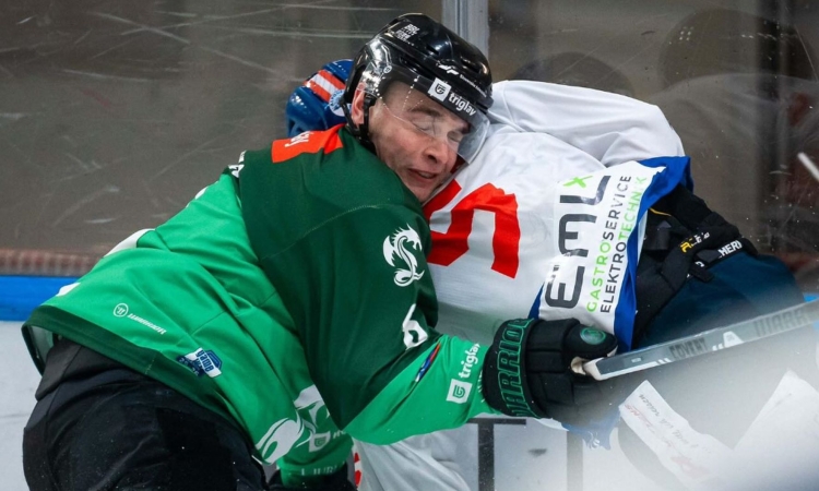Hokejisti Olimpije Ljubljane so v tekmi 10. kroga lige ICE po podaljšku izgubili z Innsbruckom s 6:7 