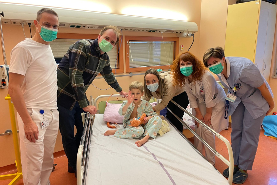 Prvo gensko zdravljenje za sindrom CTNNB1 izvedli v UKC Ljubljana