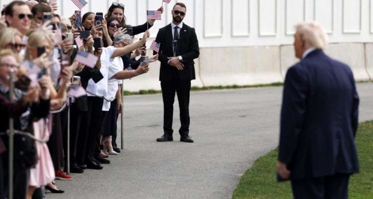 Trump napovedal sprostitev ameriških naftnih rezerv