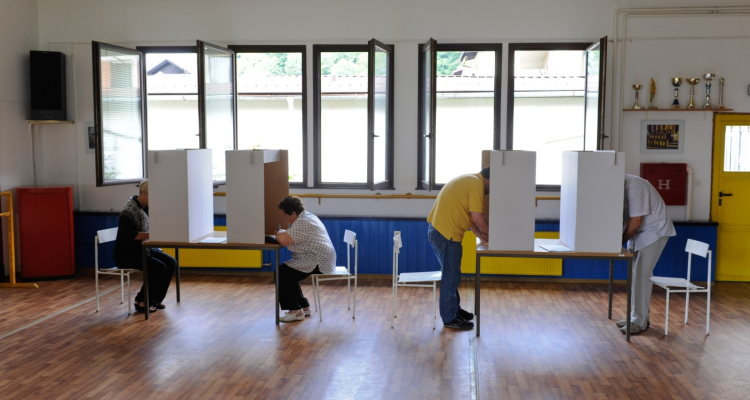 Analiza soočenja v Kopru razkriva različne retorične sloge kandidatov