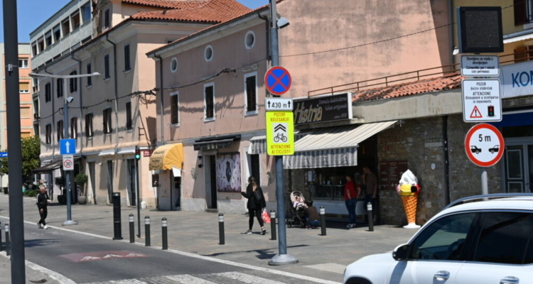 V Kopru znova poletni prometni režim na Pristaniški ulici