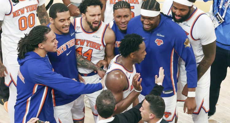Knicks po zgodovinskem preobratu le še zmago oddaljeni od naslova